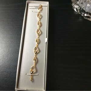 Gold plate women’ bracelet